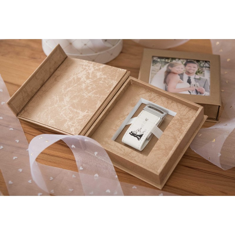 USB Box for 1 USB Flash Drive with Picture Window.