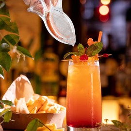 HyzaPhix Lemon Squeezer Lemon Juicer Acrylic Lemon Slice Squeezer Manual juicer Fish Shape Hand Juicer Kitchen Gadgets for Orange Lemon Lime Pomegranate Citrus (4)