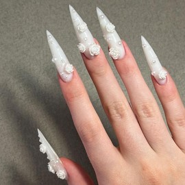 Wedding Acrylic Fake Nails Long Press on Nails Stiletto 24Pcs White Long Tips False Nails with 3D Flowers and Pearl Designs Full Cover Nails Press on Manicure Art for Women Reusable Glue on Nails