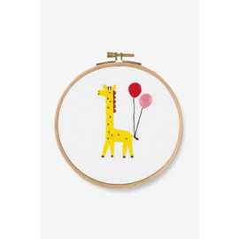 DMC - Giraffe Kit, Includes 100% Printed Cotton Fabric, Embroidery Threads, Bamboo Hoop and Instructions