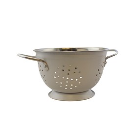 Stainless Steel Kitchen Colander - A Pasta Strainer, Fruit & Vegetable Rinse Bowl, and Multipurpose Kitchen Essential in 3 Quart Size - Ideal for Everyday Cooking and Food Preparation Needs (White)