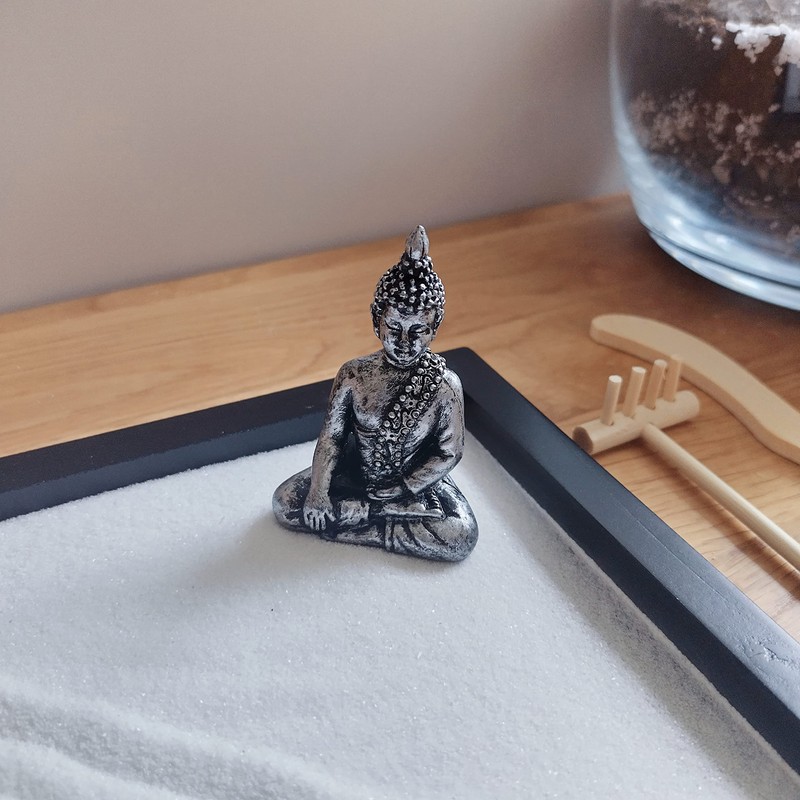 ZEN&TAO Japanese Miniature Zen Garden Black Tray with Buddah Statue,