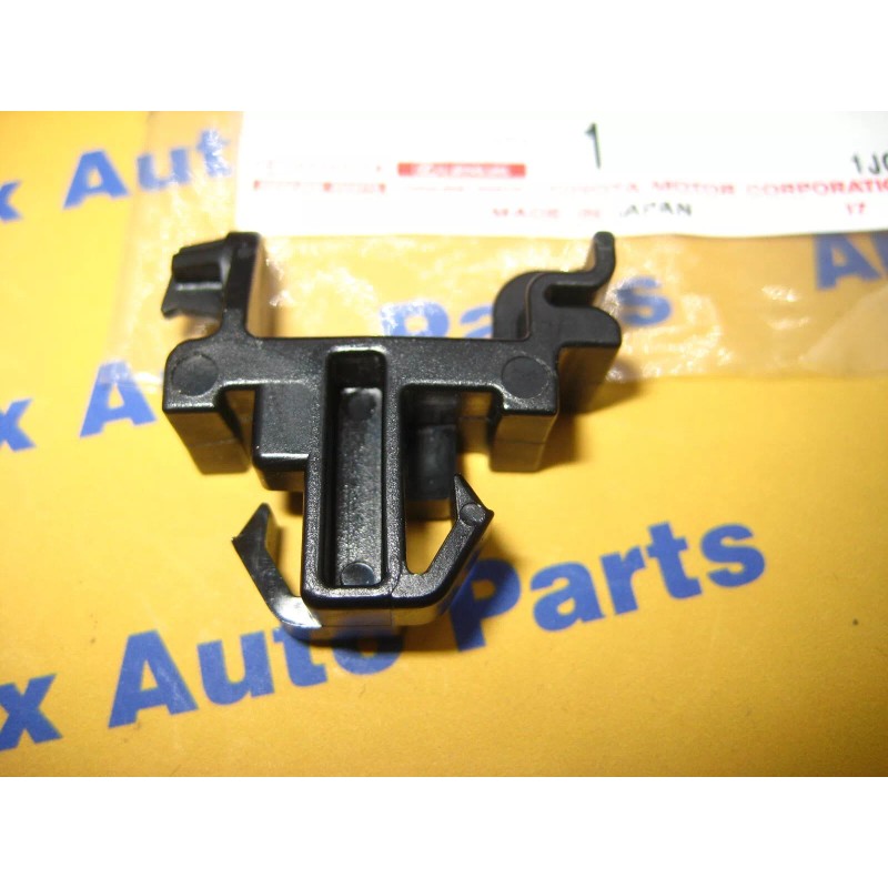 GENUINE TOYOTA Toyota Tacoma Lower Headlight Panel Retainer Clip 4x4