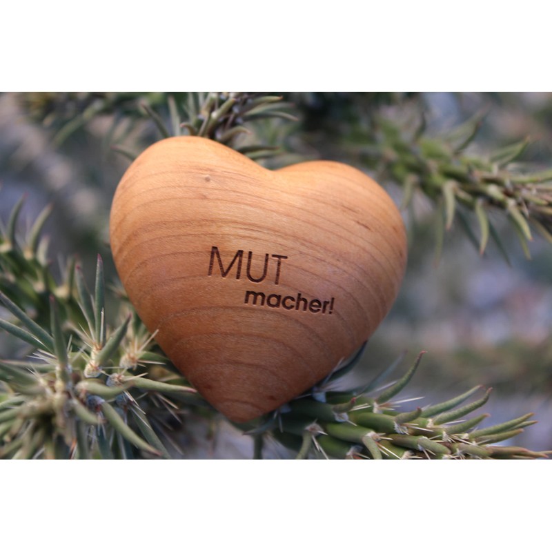 Thankgoods worry stone, say it with a heart, “MUTmacher!” (German