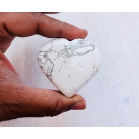 Howlite Heart Howlite Crystal Heart Cleansing & Balance Metaphysical Massage Healing Stone Crystal Heart Home Dask Decor 1-2Inche