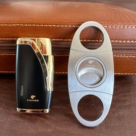 CIGAR IN STYLE Brown Leather Cedar Wooden 4-6 ct Case Travel Humidor Set Cutter & Lighter Included