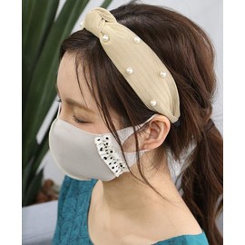 Polka Dot Ruffled Mask with Quick-Drying & UV Protection (Dot Pattern/Greige)