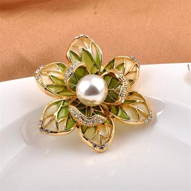 tanxuan Vintage Flower Brooch Crystal Pearl Flower Pins for Women Rhinestone Floral Brooch Lapel Pin Wedding Banquet Christmas Valentine's Day Jewelry Gifts, Green
