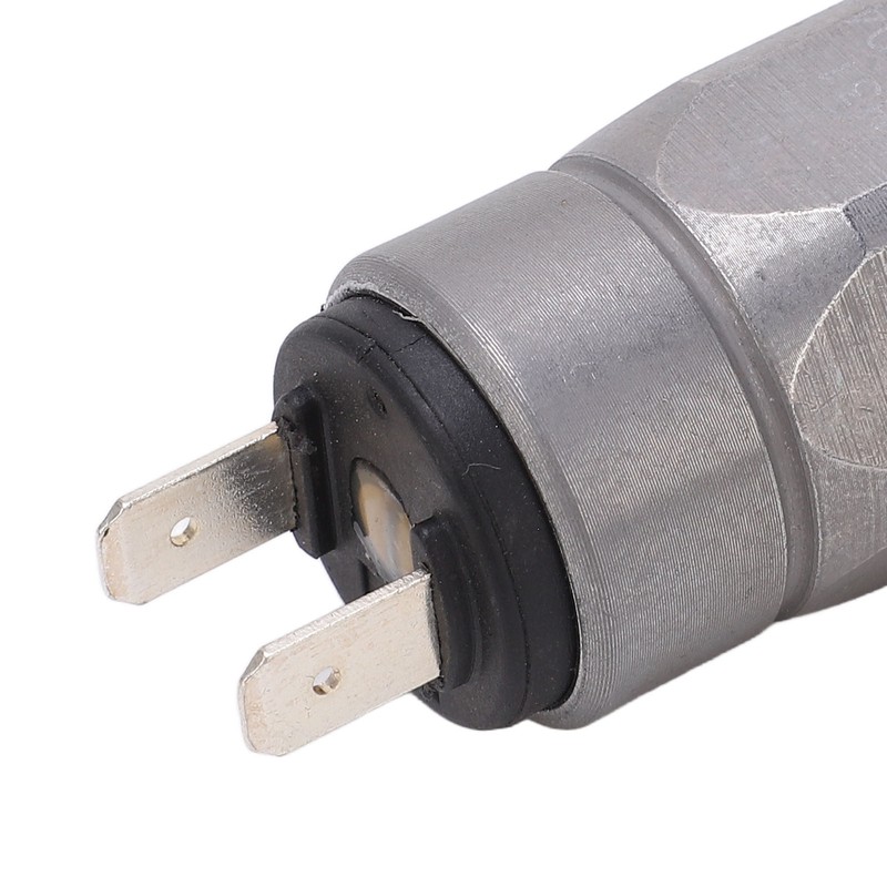 Engine Oil Pressure Sensor 2 Pin Alloy Steel Oil Pressure