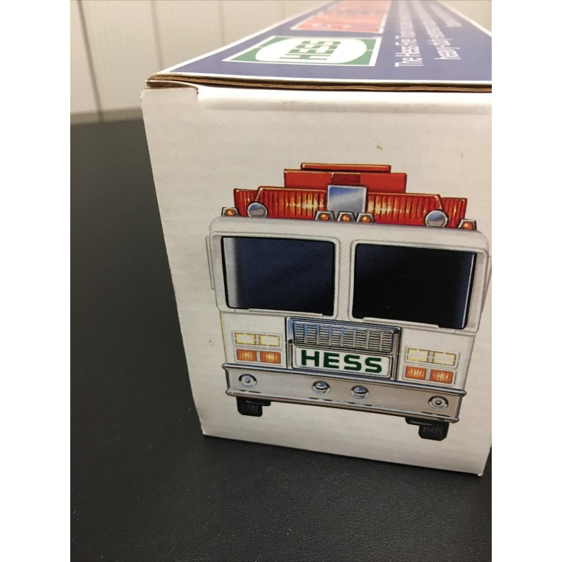 New Collectible 2000 Hess Fire Truck Mint in Box Battery