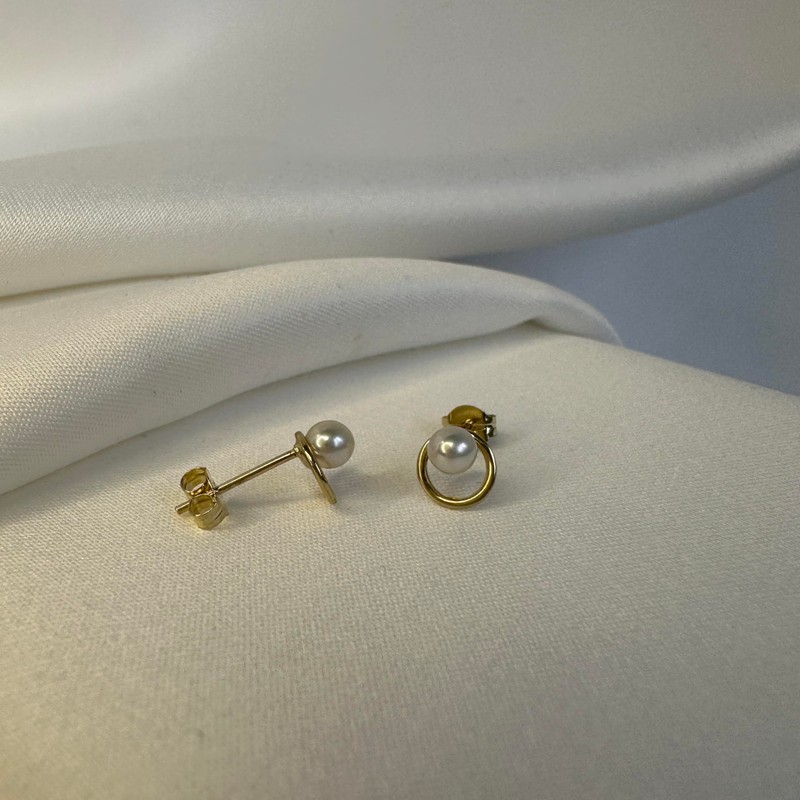 9ct Gold Freshwater Pearl Open Circle Stud Earrings