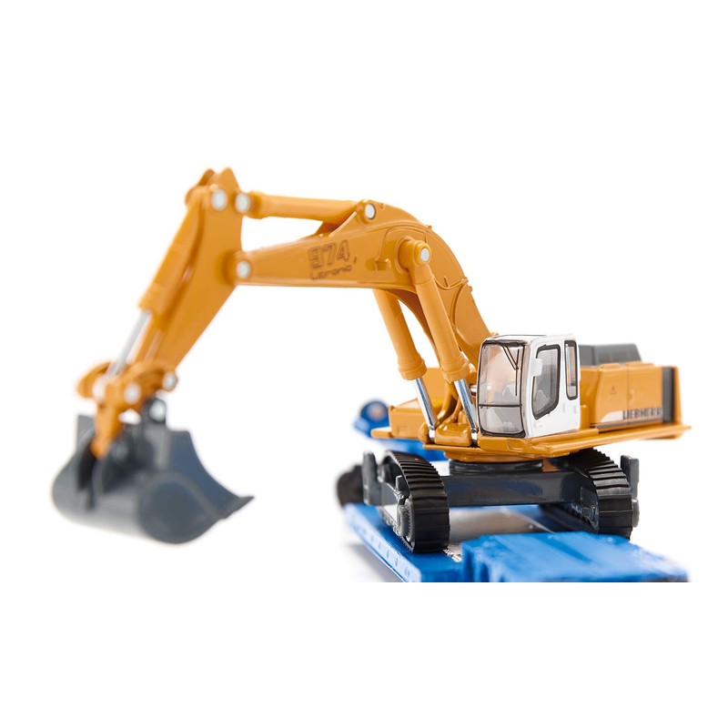 Siku # 1847 Heavy Haulage Transporter with Flat-Bed Trailer