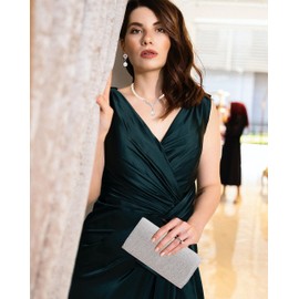 CISYINO 5Pcs Silver Clutch Purses Jewelry Set for Women Pearl Necklace Earrings Bracelets Crown Set Sparkly Prom Evening Bag Formal Wedding Handbags with Chain