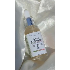 Suero Facial Niacinamida 5% Acido Hialurónico Pantenol Todo tipo de piel 35 mL Nuestra Tierra Cosmética