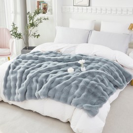 RYNGHIPY Faux Fur Throw Blanket, Double Side Thick and Warm Blanket for Couch, Plush Fluffy Faux Rabbit Fur Decoration Blanket for Sofa, Chair and Bed, Grey Winter Blanket (Grey, 63''x79'')