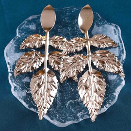 Allereya Vintage Leaf Dangle Earrings Plant Leaf Drop Earrings Gold Hammered Leaf Earrings Punk Exaggerated Leaf Stud Earrings Jewelry for Women and Girls