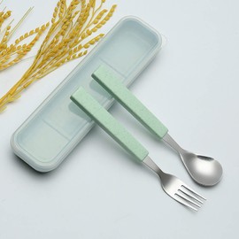 VANRA 2-teilig Kinder Besteck Set 18/10 Edelstahl Kinder Geschirr Set Silber Besteck Set Besteck Geschirr Utensilien Löffel Gabel Set mit Reisekoffer für Kinder Kleinkinder (Chrome Finished) (Grün)