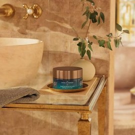 RITUALS Body Scrub The Ritual of Hammam - Body Salt Scrub Made with Coarse Sea Salt and Eucalyptus Oil - Made from 94% Natural Origin Ingredients - 300g