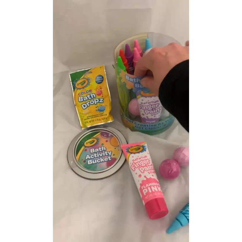 Crayola Bath Activity Bucket 30Pc Bath Bombs Finger Paint Soaps