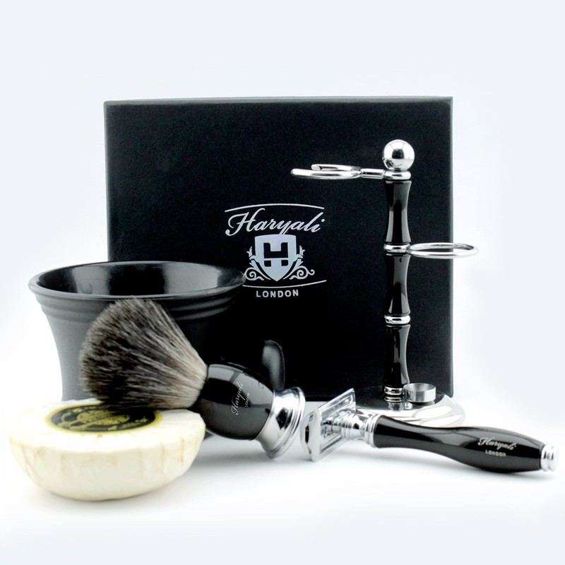 Pure black badger hair shaving set in black. The includes