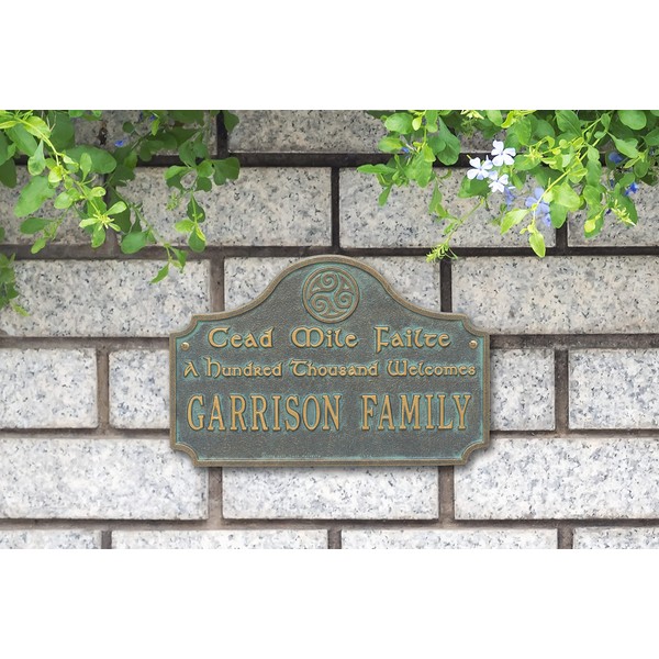 The Cead Mile Failte Plaque featuring the Gaelic phrase with