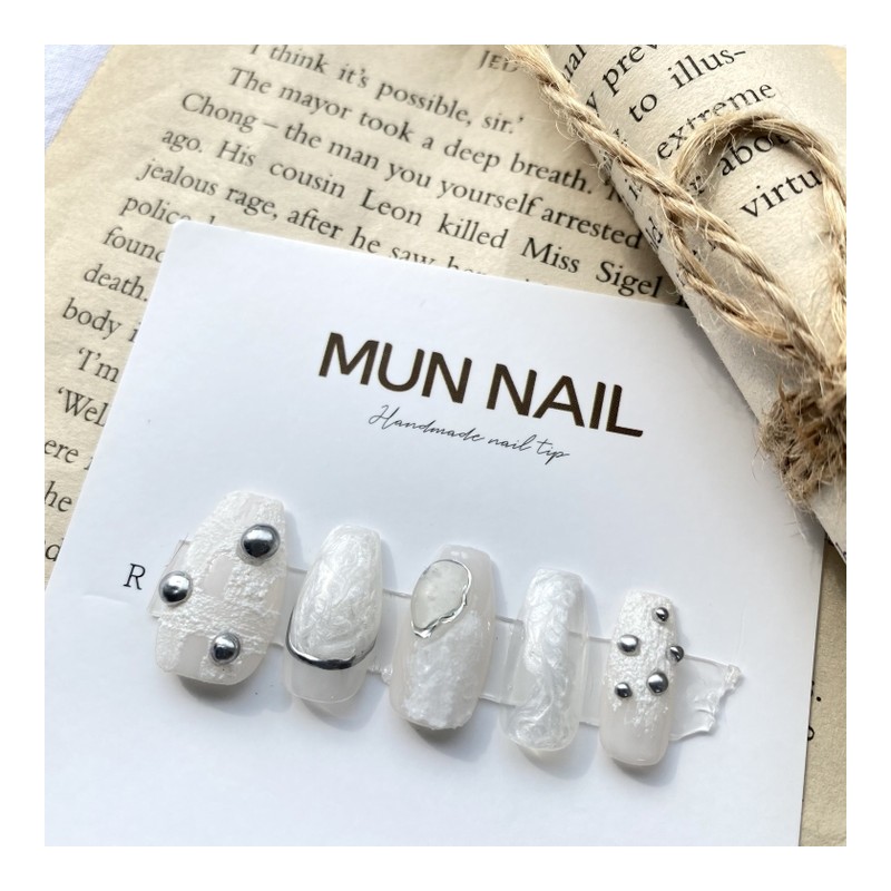 Milk Bingsu Nail Tips - Mediaval / 우유빙수 네일팁 -