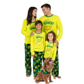 Prestigez Womens, Adult and Kids Matching Christmas Pajamas Set with Socks, Green, Medium