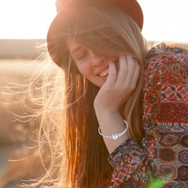 SBI Jewelry Heart Love E Initial Letter Cuff Bracelets for Women Expandable Stainless Steel A-Z Heart Bangle Bracelets