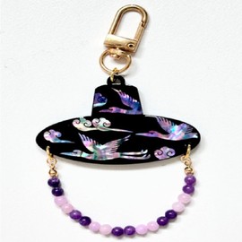 National Museum of Korea Goods Natural mother-of-pearl lampshade keyring Korean traditional gift for foreigners Souvenir key holder I agree to third-party provision for delivery / 국립중앙박물관 굿즈 천연 자개 갓 키링 한국 전통 외국인 선물 기념품 키홀더 배송을 위한 제3자 제공에 동의합니다