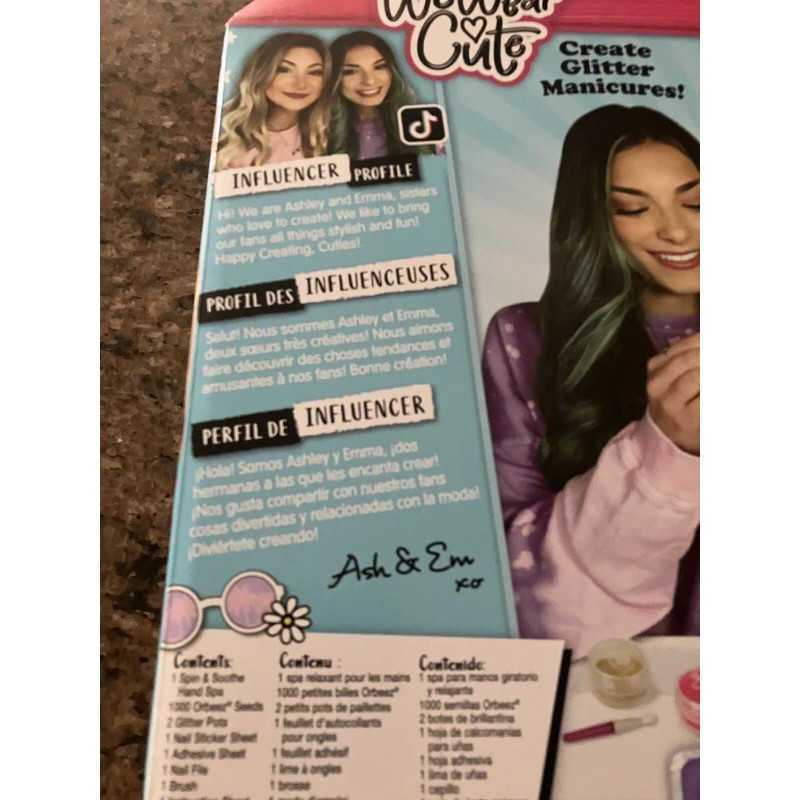 Spin Master Cool Maker We Wear Cute So Glittery Hand