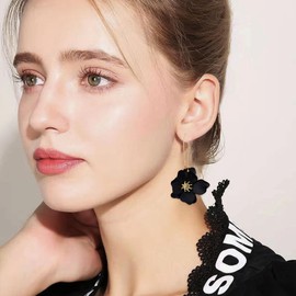 GUOXIAOMEI Bohemian Daisy Flower Matte Floral Long Petal Drop Dangle Earrings Layered Tiered for Women Chic Boho Wedding Jewelry, Metal, No Gemstone