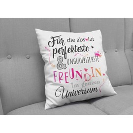 Liebtastisch Cushion with Saying "Für die absolut perfekteste & unglaublichste Freundin im ganzen Universe" - Gift for Best Friend - Friendship Gifts - BFF - Decorative Cushion 40 x 40 cm White