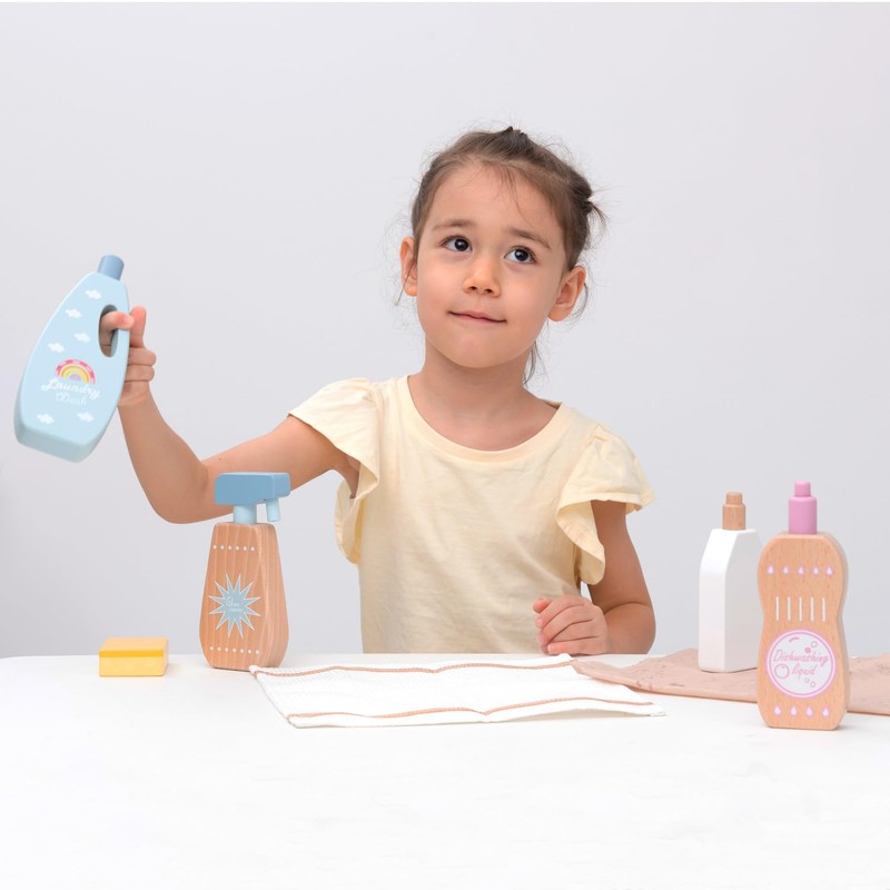 New Classic Toys 18370 Wooden Cleaning Detergents Set, Medium