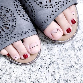 Yienate False Nail for Toes Chic Exquisite Bridal Black Red V Line Fake Nail for Toes Full Cover Nail Tips Toenails Pack of 24