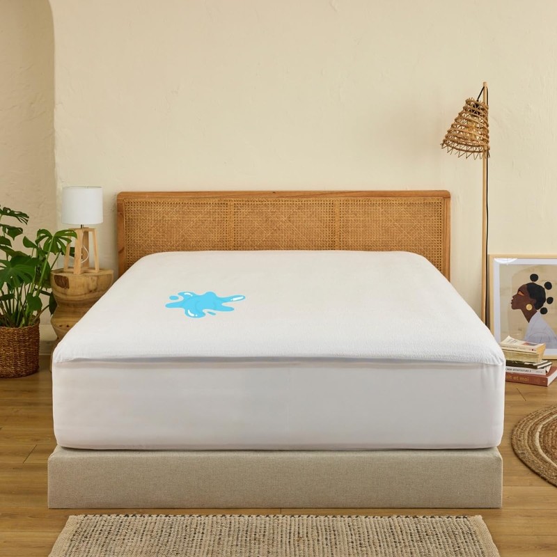 Dreamway Mattress Protector 180 x 200 cm - Waterproof &