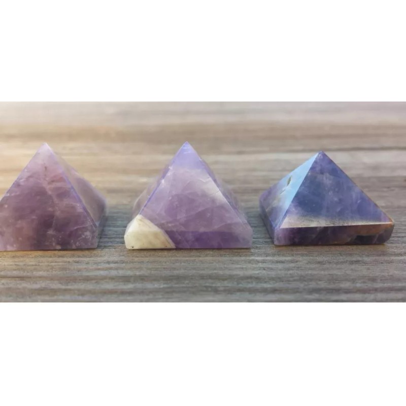 NATURAL AMETHYST SMALL GEMSTONE PYRAMID 20-22mm