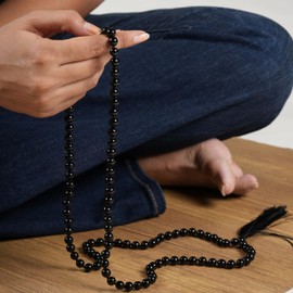 108 Mala Beads 8mm Natural black tourmaline Long Polished-Finish Genuine Semi-Precious Stone Long Crystal Mala Prayer Bead Necklace Or Bracelet for Yoga Meditation Energy Balancing