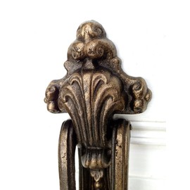 Antikas - Door Knocker - Elegant Knocker for the Front Door in Antique Brass Flair, Schlingua