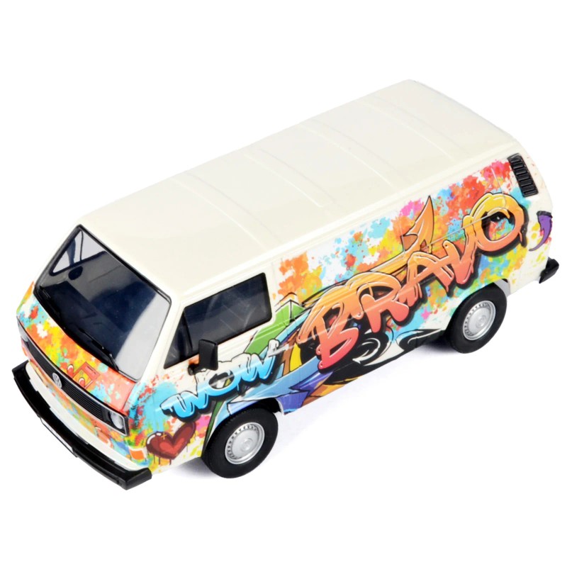 Motormax 1/24 Diecast Model Car DCD Volkswagen Type 2 (T3)