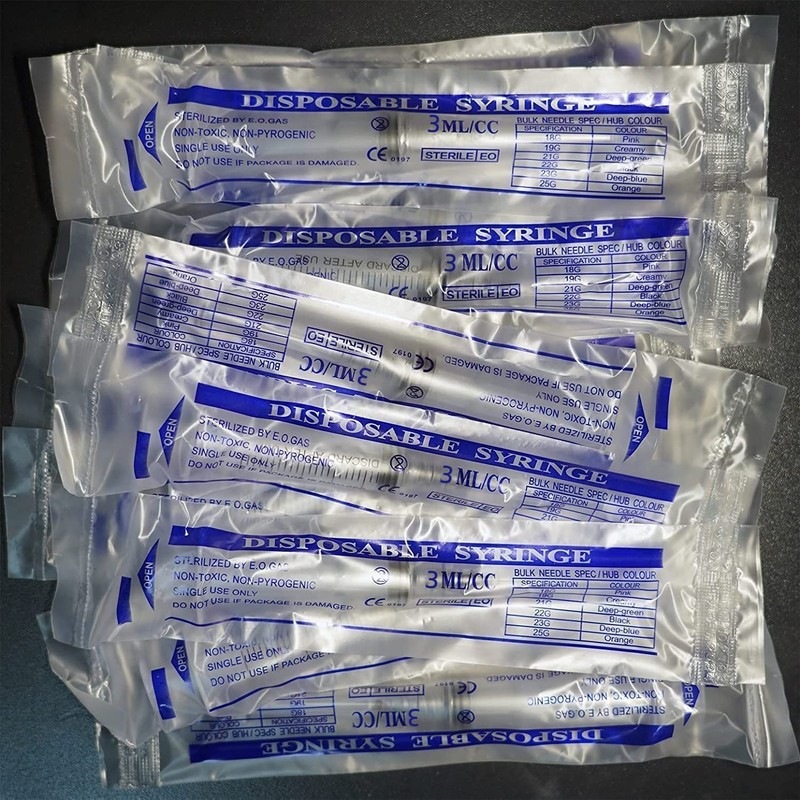 100 Pack - 3ml/cc Plastic Injection Syringe with 23G 1