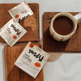 UNRULED - Té en Polvo Sabor Chai con Mix de Hongos Adaptógenos Cordyceps y Melena de León | Contiene otros Ingredientes Funcionales como MCT Oil y L-Teanina | 60g en Sobres Individuales