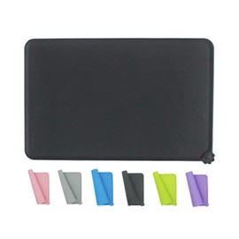 Silicone Pet Feeding Mat, Waterproof Dog Cat Bowl Mat, Raised Edges to Prevent Spills, Easy Clean Nonslip Dogs and Cats Placemat Tray to Stop Food and Water Bowl Messes on Floor (Black)