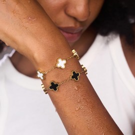 GMUDA 18K Gold Plated Four-Leaf Clover Bracelet for Women – Adjustable Lucky Charm Jewelry & Gold Bracelets, Clover Bracelets for Women Gift - Black/White