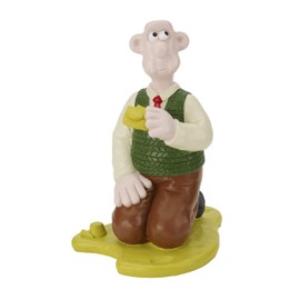 Wallace and Gromit Garden Statue. Wallace Eats Cheese