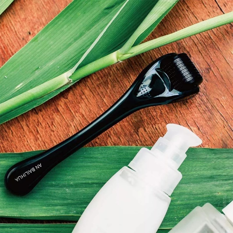 Moon And Back Dermaroller Facial Para Barba Titanio Produce Colágeno