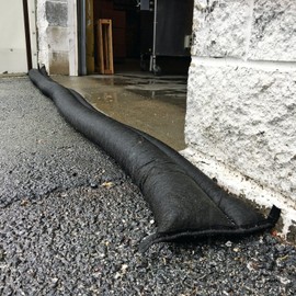 PIG Water Barrier | Sandless Sandbags for Flooding | 2 Pack | 10'L x 6.5"W x .25"H | Water Diverter | PM50417