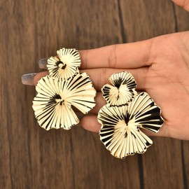 Zeshimb Big Flower Petal Dangle Earrings Gold Flower Drop Earrings Exaggerate Large Metal Floral Stud Earrings Boho Flower Brushed Statement Earrings Jewelry for Women