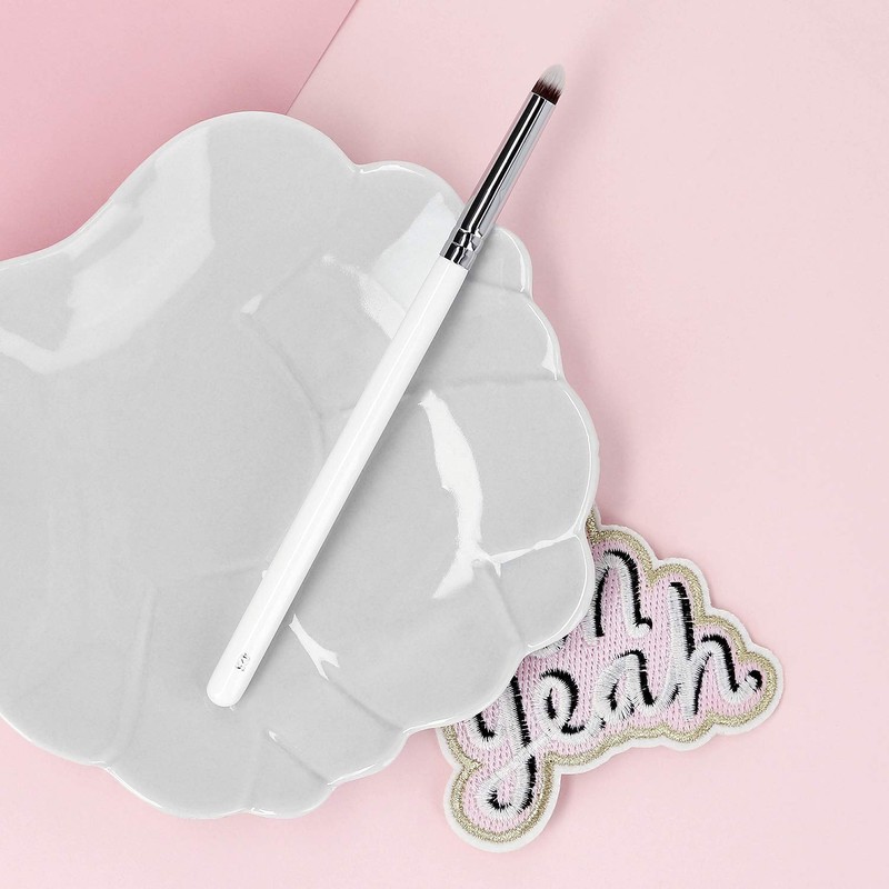 T4B ILU 400 Series Eyeshadow Brush White Makeup Brush for
