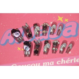 Unghie finte with diamanti, fiori e farfalle