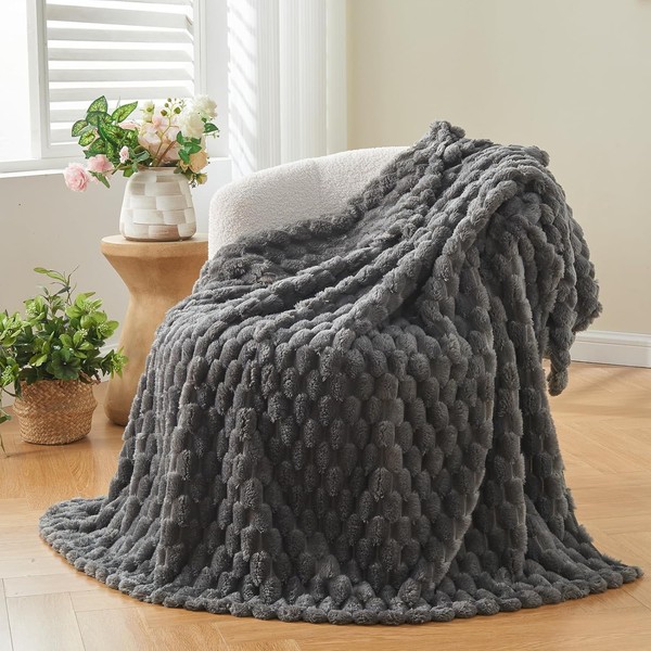 Wajade Fleece Throw Blanket, Fluffy Faux Fur Blanket for Bed